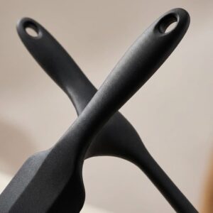 From everyday meals to weekend cooking, this 12-piece silicone utensil set gives you essential tools for a well-equipped kitchen.